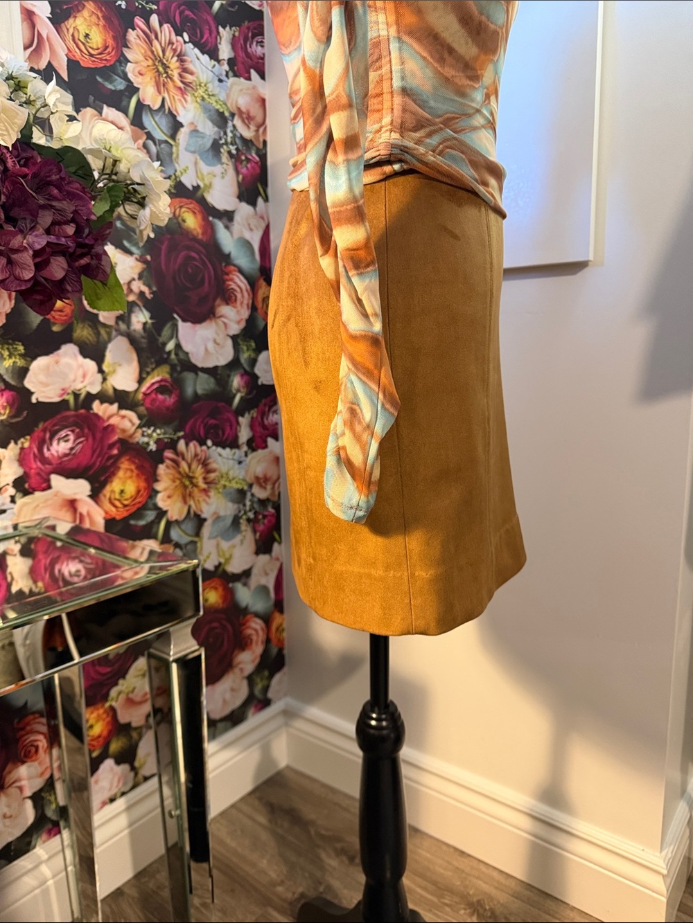 GORGEOUS, Babaton Tan Suede Mini Skirt in size 00